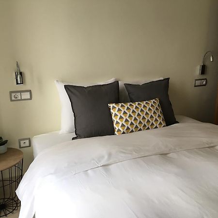 1E Azofaifo St Apartment Севилья Экстерьер фото