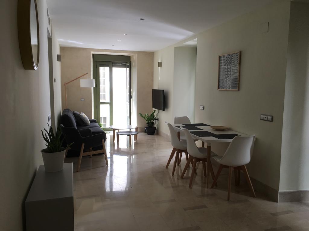 1E Azofaifo St Apartment Севилья Экстерьер фото