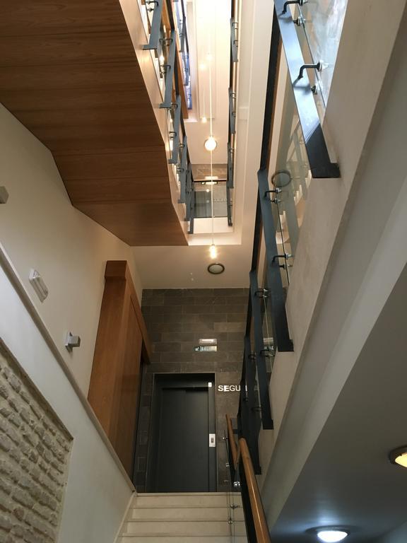 1E Azofaifo St Apartment Севилья Экстерьер фото