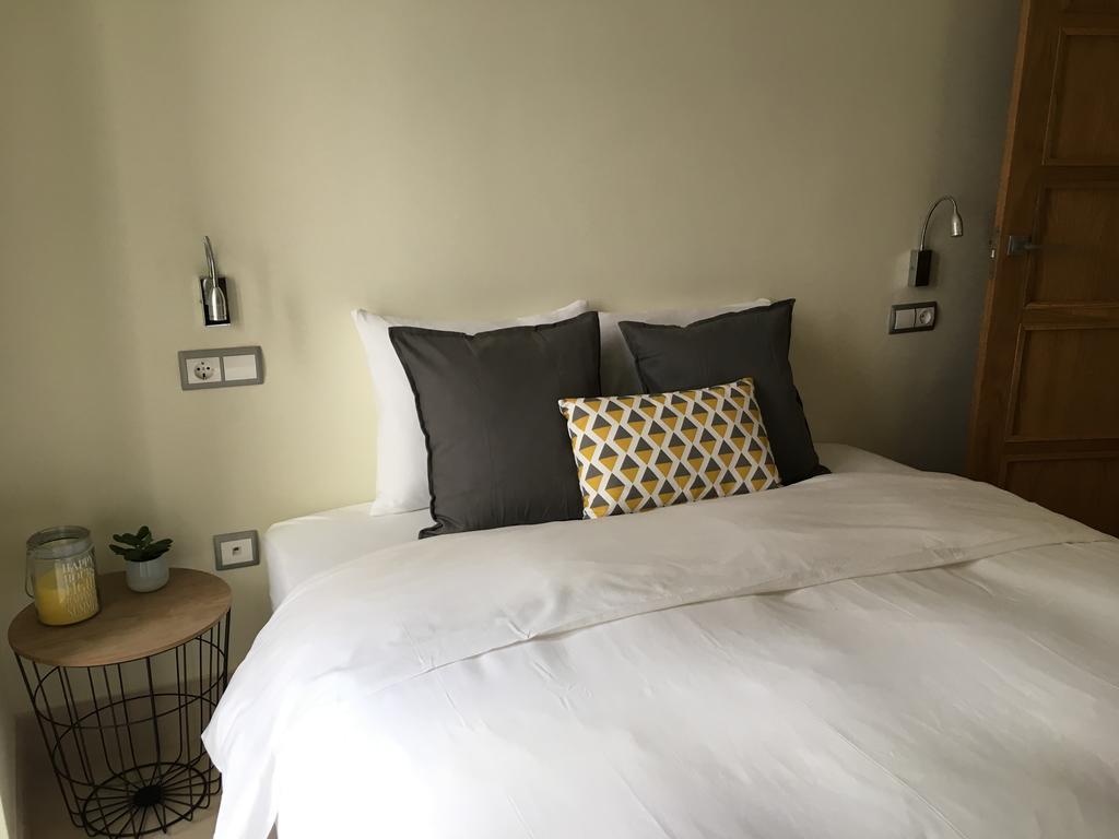 1E Azofaifo St Apartment Севилья Экстерьер фото