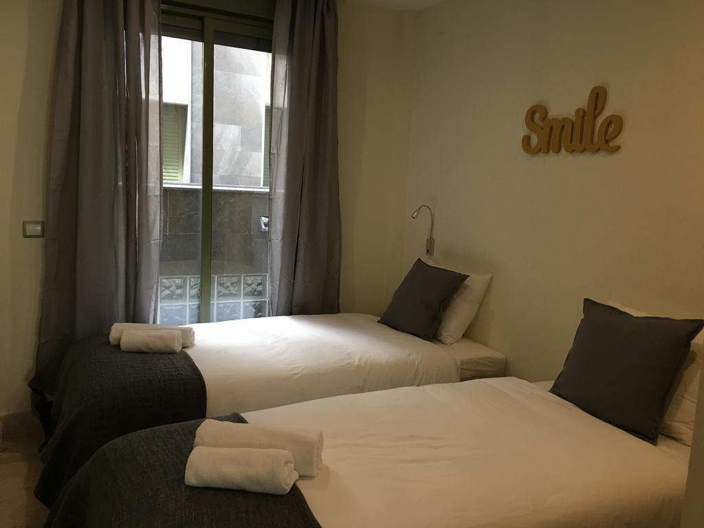 1E Azofaifo St Apartment Севилья Экстерьер фото