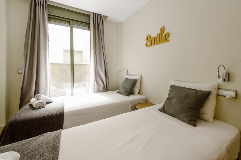 1E Azofaifo St Apartment Севилья Экстерьер фото