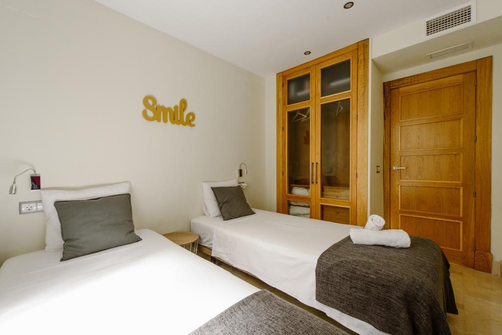 1E Azofaifo St Apartment Севилья Экстерьер фото