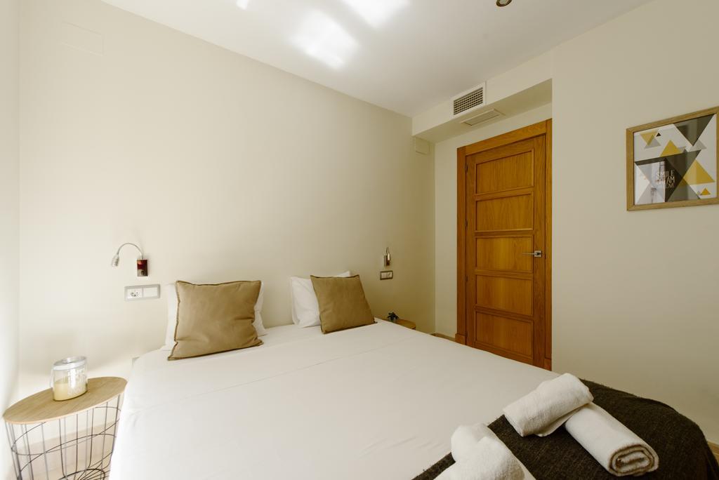 1E Azofaifo St Apartment Севилья Экстерьер фото