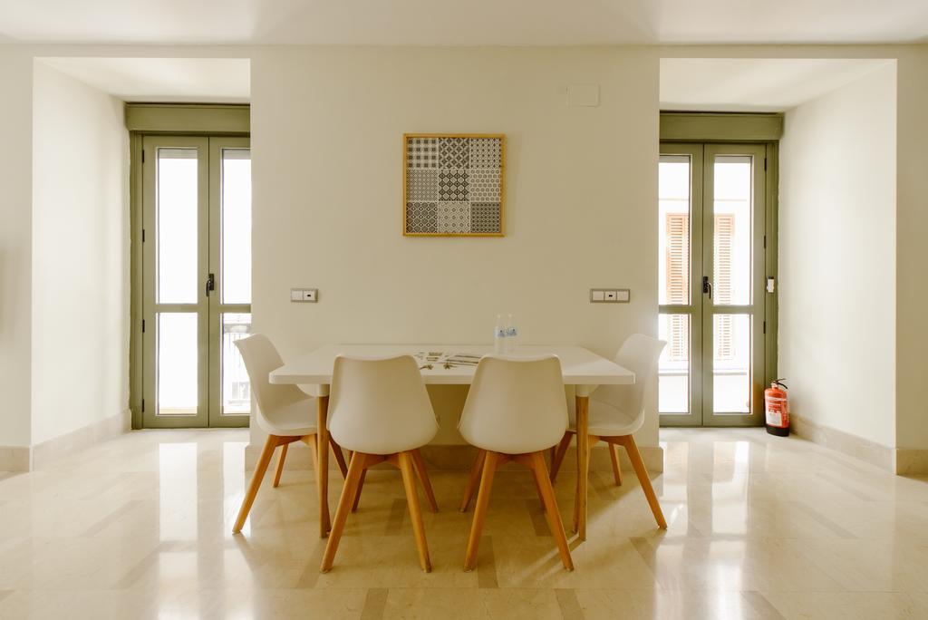 1E Azofaifo St Apartment Севилья Экстерьер фото
