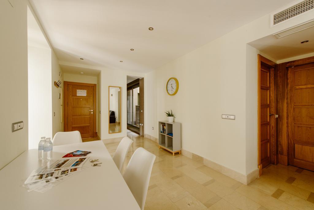 1E Azofaifo St Apartment Севилья Экстерьер фото