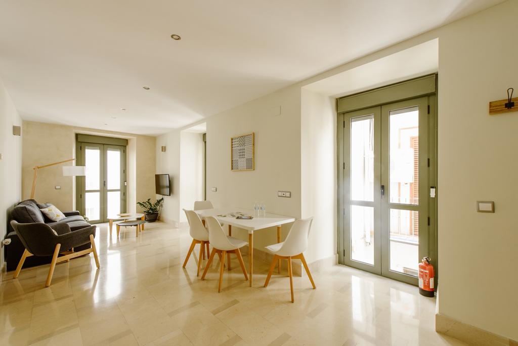 1E Azofaifo St Apartment Севилья Экстерьер фото