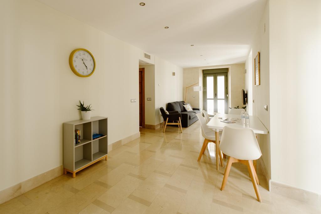1E Azofaifo St Apartment Севилья Экстерьер фото